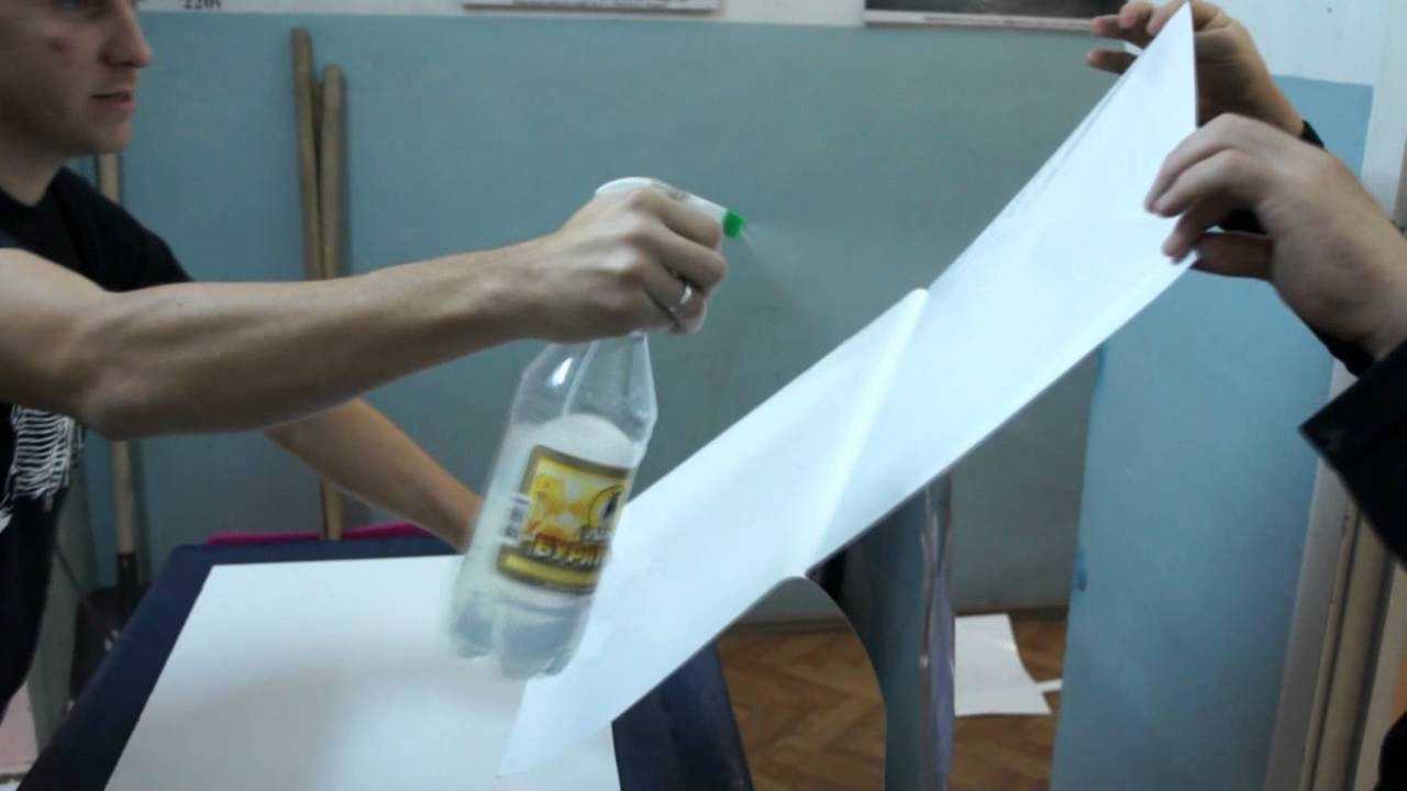 Как клеить самоклеющуюся пленку на стекло: как наклеить самоклейку