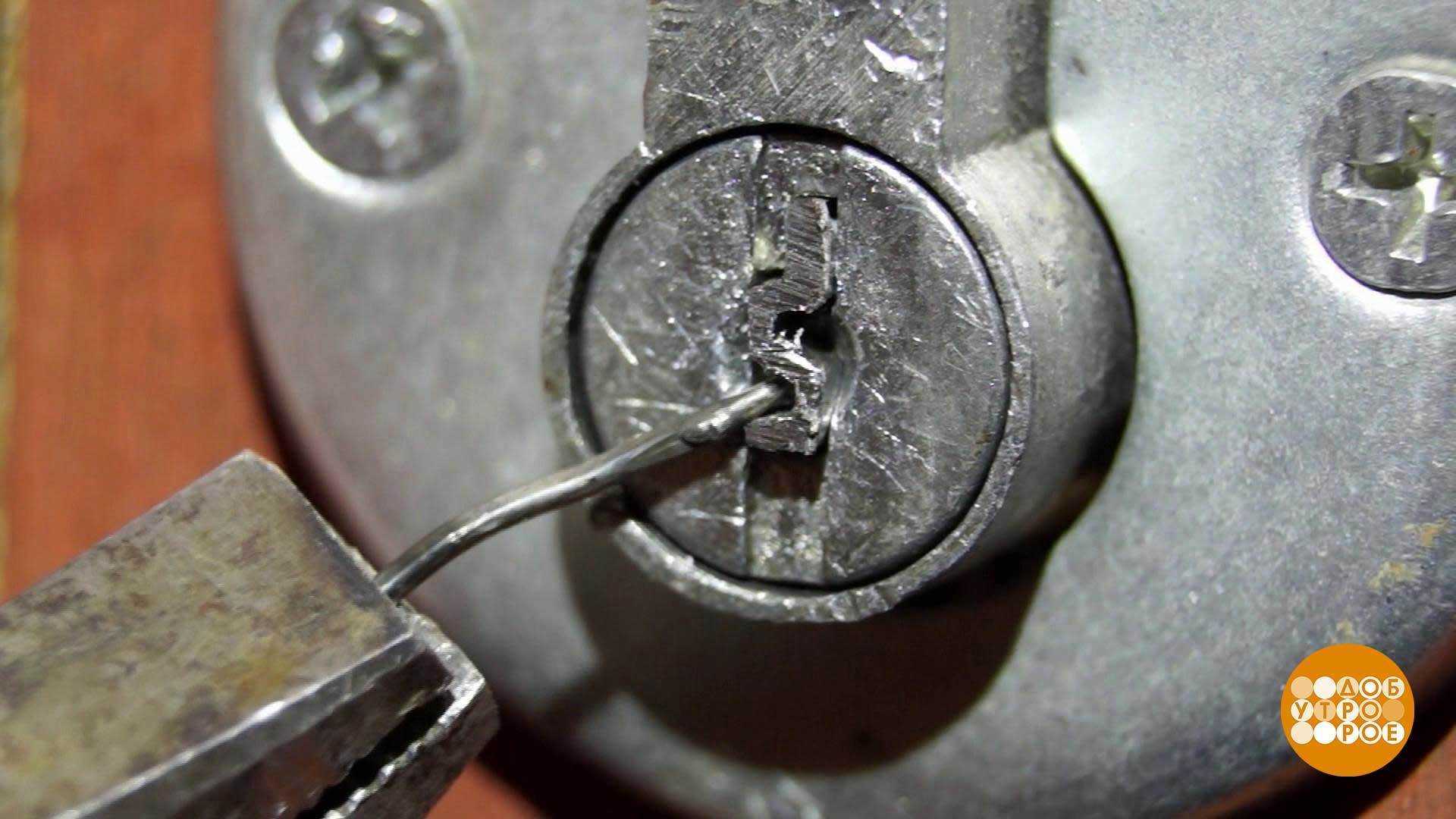 Как вытащить сломанный ключ из личинки замка - lockservice.pro