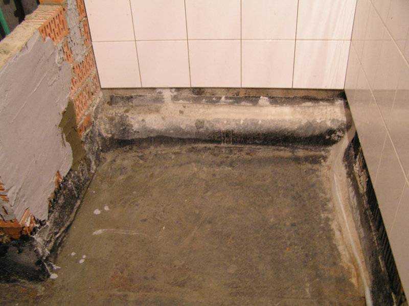 Пол в ванной: варианты покрытия и устройство своими руками