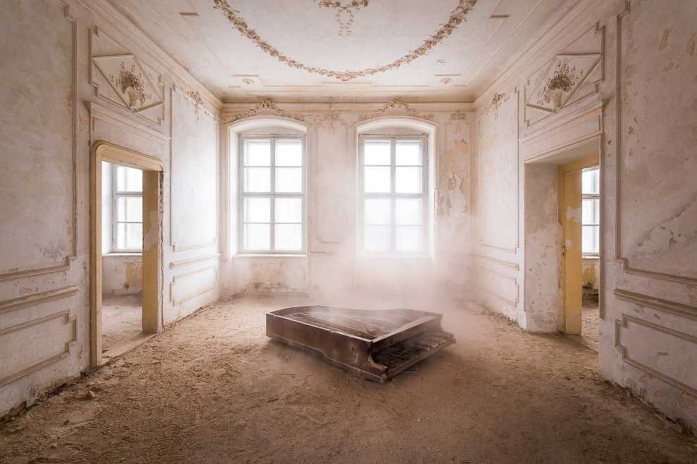 10 заброшенных домов и фотографии их интерьеров с печатью времени Как выглядят дома, когда их насовсем покидают люди