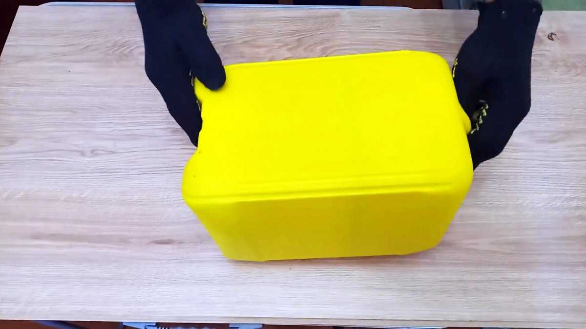 Отличный ящик для инструментов из пластиковой канистры